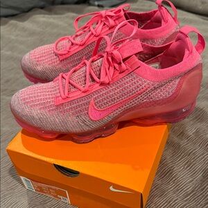 Nike Women's Pink Athletic Shoes